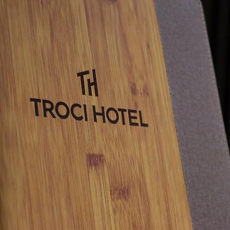 Troci Hotel Kamez Exterior foto