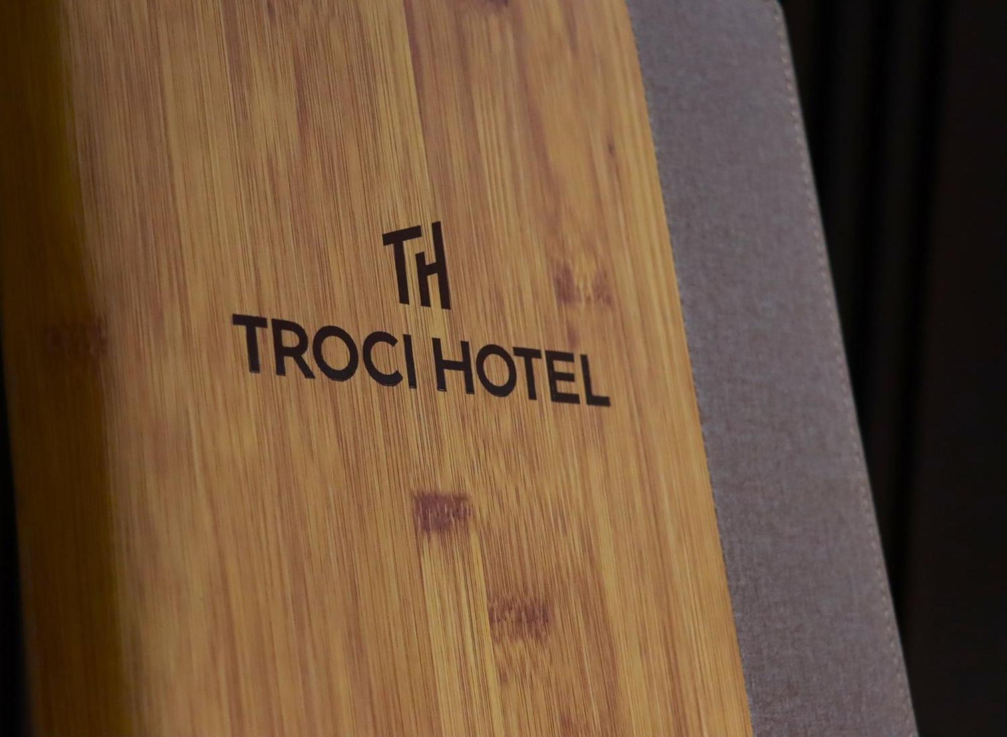 Troci Hotel Kamez Exterior foto